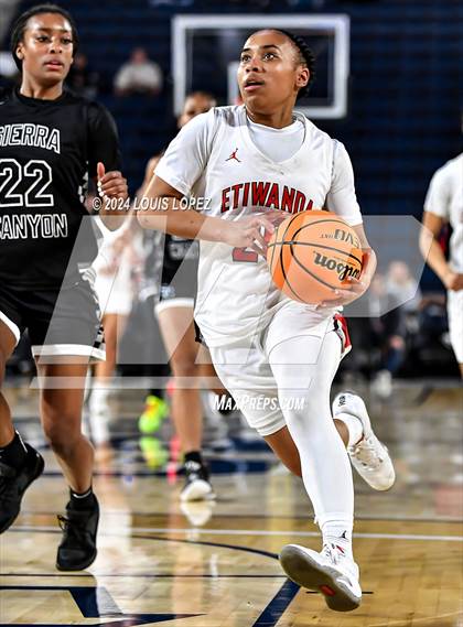 Thumbnail 3 in Sierra Canyon vs. Etiwanda (CIF SS Open DIV Championship) photogallery.