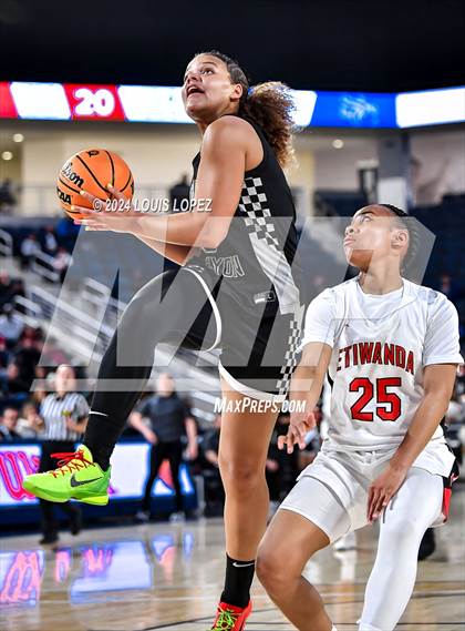 Thumbnail 1 in Sierra Canyon vs. Etiwanda (CIF SS Open DIV Championship) photogallery.