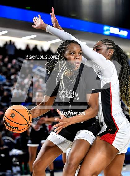 Thumbnail 1 in Sierra Canyon vs. Etiwanda (CIF SS Open DIV Championship) photogallery.