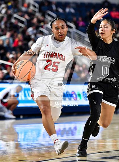 Thumbnail 1 in Sierra Canyon vs. Etiwanda (CIF SS Open DIV Championship) photogallery.