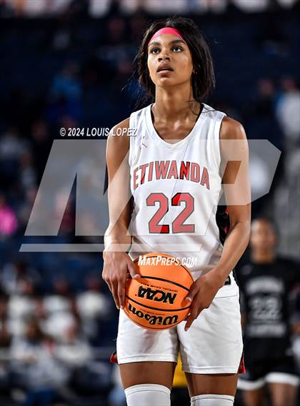 Thumbnail 1 in Sierra Canyon vs. Etiwanda (CIF SS Open DIV Championship) photogallery.