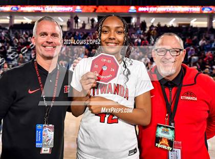 Thumbnail 2 in Sierra Canyon vs. Etiwanda (CIF SS Open DIV Championship) photogallery.