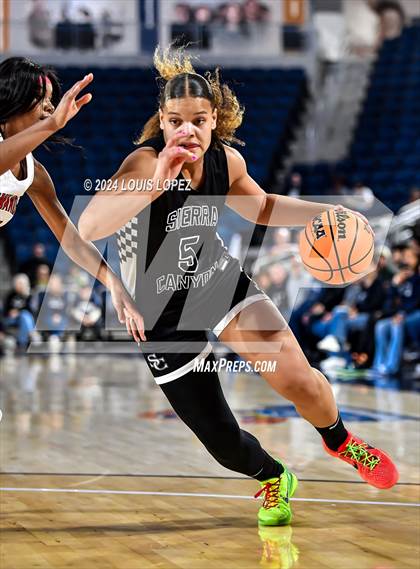 Thumbnail 1 in Sierra Canyon vs. Etiwanda (CIF SS Open DIV Championship) photogallery.