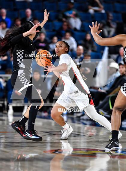 Thumbnail 1 in Sierra Canyon vs. Etiwanda (CIF SS Open DIV Championship) photogallery.