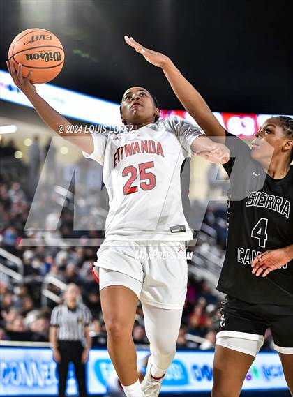 Thumbnail 3 in Sierra Canyon vs. Etiwanda (CIF SS Open DIV Championship) photogallery.