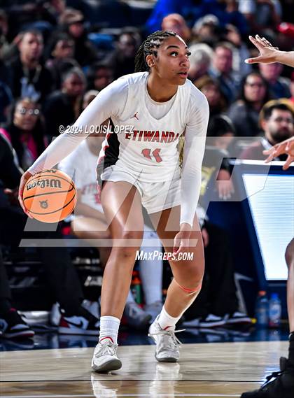 Thumbnail 1 in Sierra Canyon vs. Etiwanda (CIF SS Open DIV Championship) photogallery.