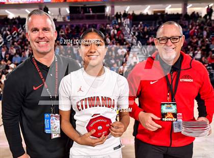 Thumbnail 2 in Sierra Canyon vs. Etiwanda (CIF SS Open DIV Championship) photogallery.