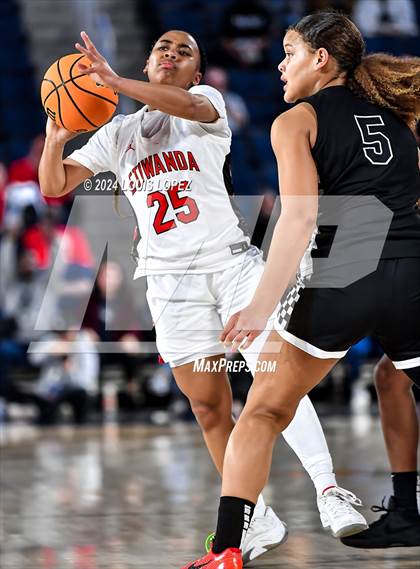 Thumbnail 2 in Sierra Canyon vs. Etiwanda (CIF SS Open DIV Championship) photogallery.