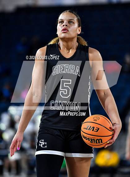 Thumbnail 3 in Sierra Canyon vs. Etiwanda (CIF SS Open DIV Championship) photogallery.