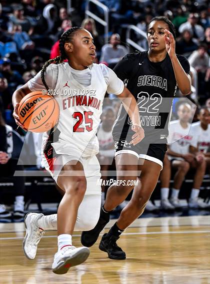 Thumbnail 3 in Sierra Canyon vs. Etiwanda (CIF SS Open DIV Championship) photogallery.