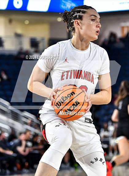 Thumbnail 1 in Sierra Canyon vs. Etiwanda (CIF SS Open DIV Championship) photogallery.