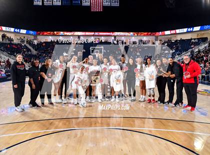 Thumbnail 3 in Sierra Canyon vs. Etiwanda (CIF SS Open DIV Championship) photogallery.