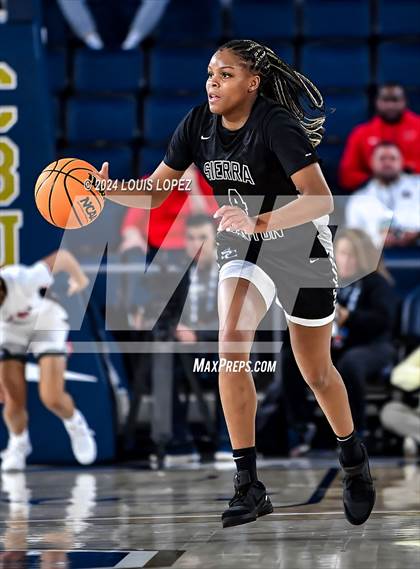 Thumbnail 1 in Sierra Canyon vs. Etiwanda (CIF SS Open DIV Championship) photogallery.