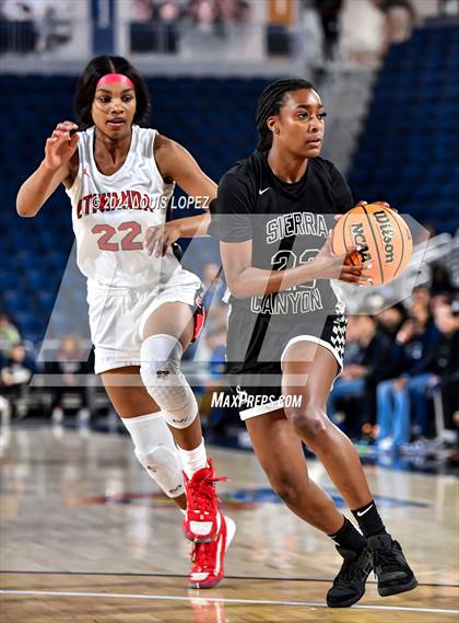 Thumbnail 3 in Sierra Canyon vs. Etiwanda (CIF SS Open DIV Championship) photogallery.