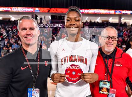 Thumbnail 3 in Sierra Canyon vs. Etiwanda (CIF SS Open DIV Championship) photogallery.