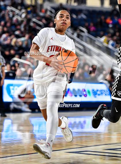 Thumbnail 3 in Sierra Canyon vs. Etiwanda (CIF SS Open DIV Championship) photogallery.