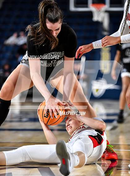 Thumbnail 1 in Sierra Canyon vs. Etiwanda (CIF SS Open DIV Championship) photogallery.