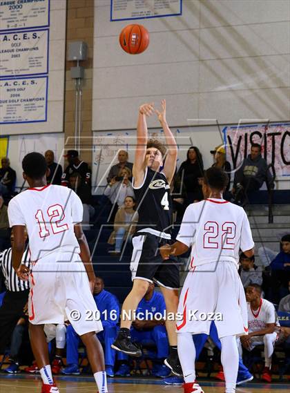 Thumbnail 1 in Serra vs. Calabasas (MLK Day Showdown) photogallery.