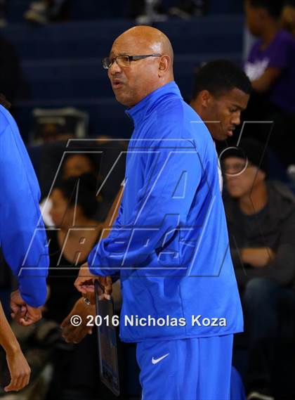 Thumbnail 2 in Serra vs. Calabasas (MLK Day Showdown) photogallery.
