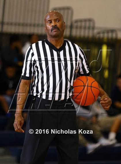 Thumbnail 2 in Serra vs. Calabasas (MLK Day Showdown) photogallery.