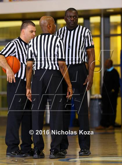 Thumbnail 1 in Serra vs. Calabasas (MLK Day Showdown) photogallery.
