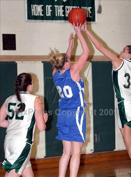 Thumbnail 3 in Salem vs. Dover (NHIAA Class L First Round) photogallery.