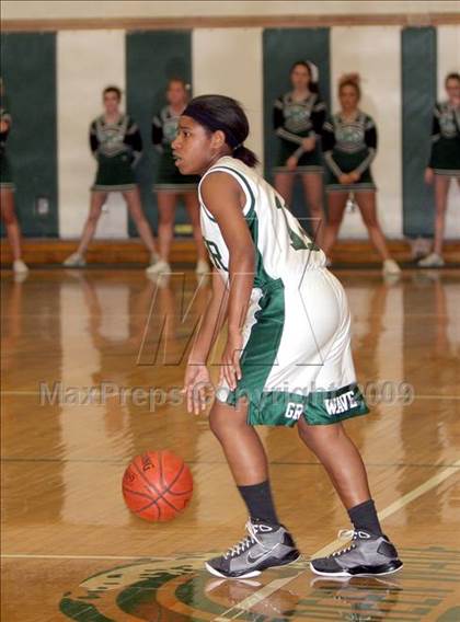 Thumbnail 1 in Salem vs. Dover (NHIAA Class L First Round) photogallery.
