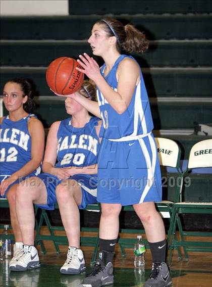 Thumbnail 2 in Salem vs. Dover (NHIAA Class L First Round) photogallery.