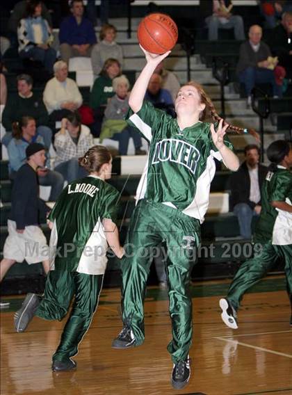 Thumbnail 3 in Salem vs. Dover (NHIAA Class L First Round) photogallery.