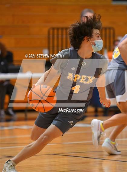 Thumbnail 3 in Apex @ Southeast Raleigh photogallery.