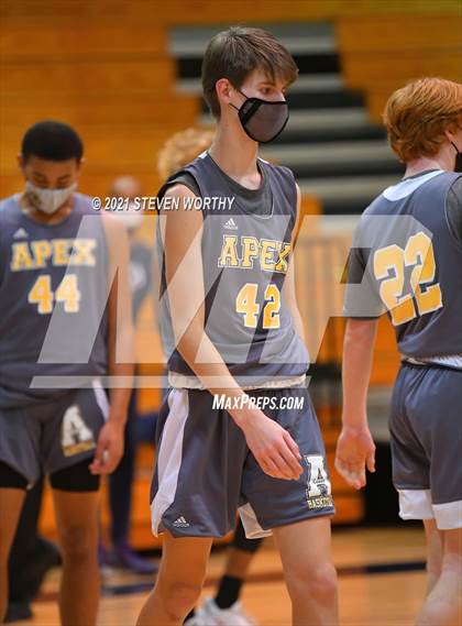Thumbnail 3 in Apex @ Southeast Raleigh photogallery.