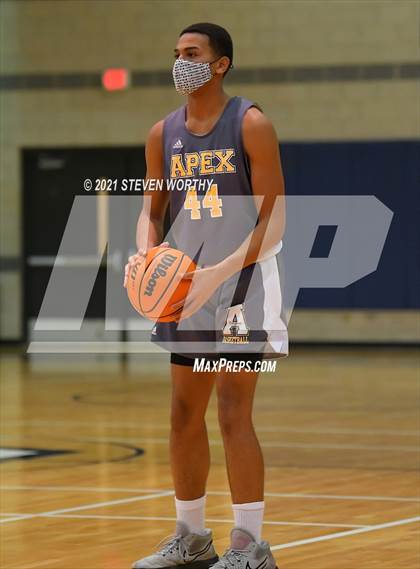 Thumbnail 1 in Apex @ Southeast Raleigh photogallery.