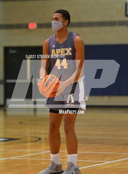 Thumbnail 3 in Apex @ Southeast Raleigh photogallery.