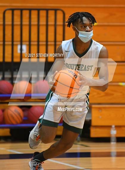 Thumbnail 3 in Apex @ Southeast Raleigh photogallery.