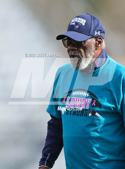 Thumbnail 1 in Valor Christian vs. Columbine (CHSAA 5A Quarterfinals) photogallery.