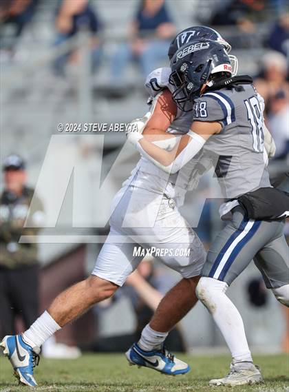 Thumbnail 1 in Valor Christian vs. Columbine (CHSAA 5A Quarterfinals) photogallery.