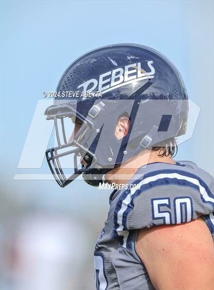 Thumbnail 1 in Valor Christian vs. Columbine (CHSAA 5A Quarterfinals) photogallery.