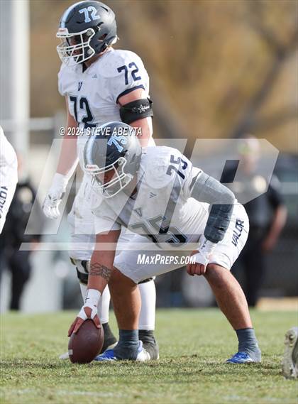 Thumbnail 2 in Valor Christian vs. Columbine (CHSAA 5A Quarterfinals) photogallery.