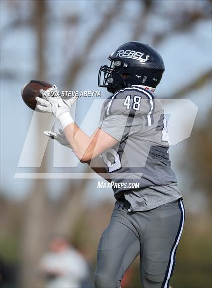 Thumbnail 1 in Valor Christian vs. Columbine (CHSAA 5A Quarterfinals) photogallery.
