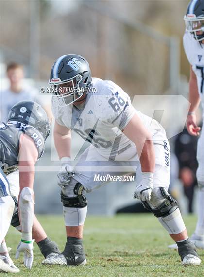 Thumbnail 2 in Valor Christian vs. Columbine (CHSAA 5A Quarterfinals) photogallery.
