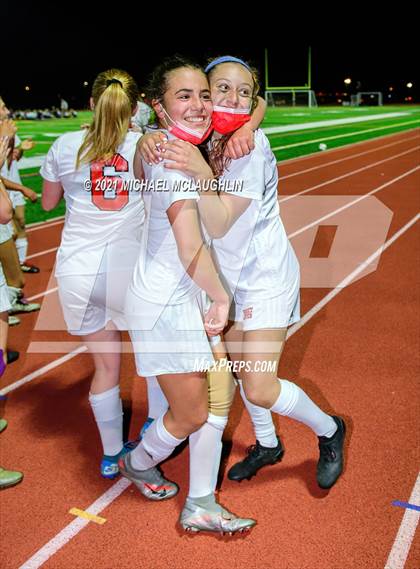 Thumbnail 2 in Syosset vs Massapequa (Section VIII AA Final) photogallery.