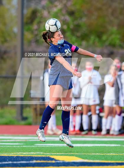 Thumbnail 3 in Syosset vs Massapequa (Section VIII AA Final) photogallery.