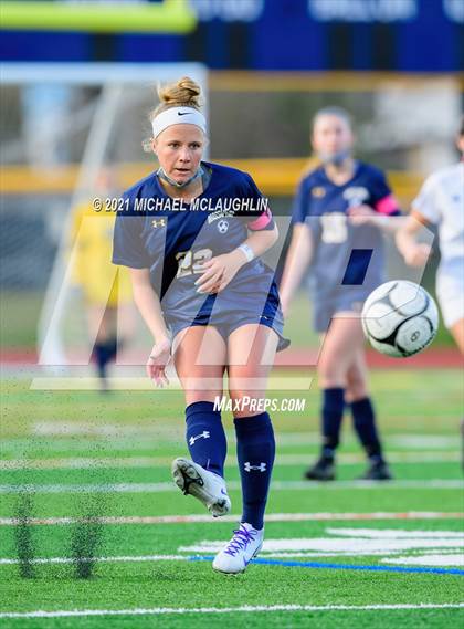Thumbnail 1 in Syosset vs Massapequa (Section VIII AA Final) photogallery.