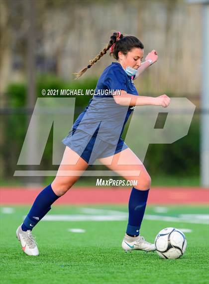 Thumbnail 3 in Syosset vs Massapequa (Section VIII AA Final) photogallery.