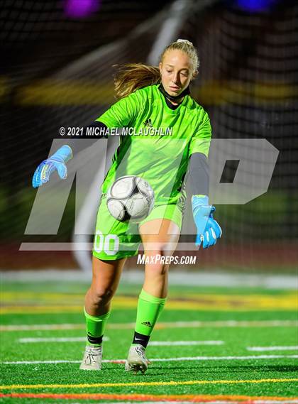 Thumbnail 1 in Syosset vs Massapequa (Section VIII AA Final) photogallery.