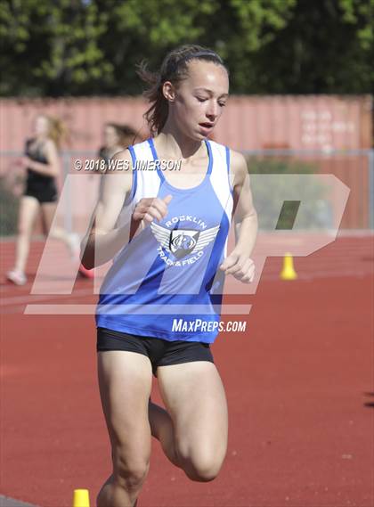 Thumbnail 2 in Sierra Foothill League Tri Meet photogallery.