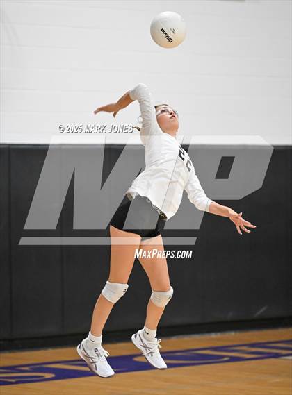 Thumbnail 3 in JV: Northwest Christian vs. Benjamin Franklin photogallery.