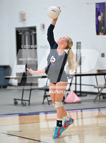 Thumbnail 3 in JV: Northwest Christian vs. Benjamin Franklin photogallery.