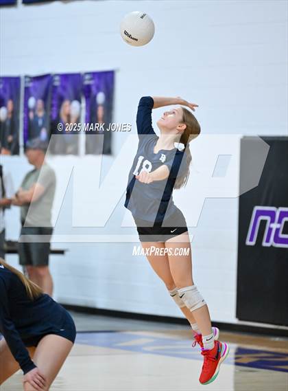 Thumbnail 2 in JV: Northwest Christian vs. Benjamin Franklin photogallery.