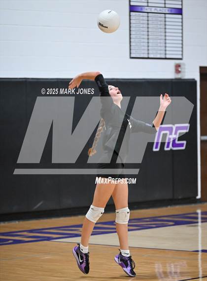 Thumbnail 2 in JV: Northwest Christian vs. Benjamin Franklin photogallery.